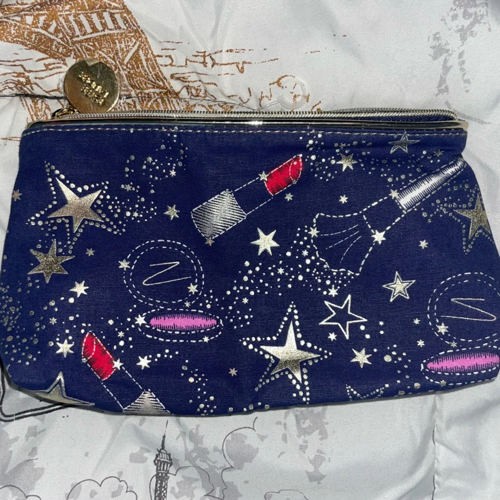 Estee Lauder Makeup Bag - Picture 2 of 3